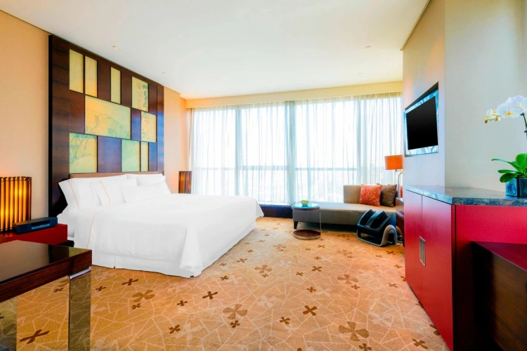 Diplomatic Club Lounge Access Double Suite with city view