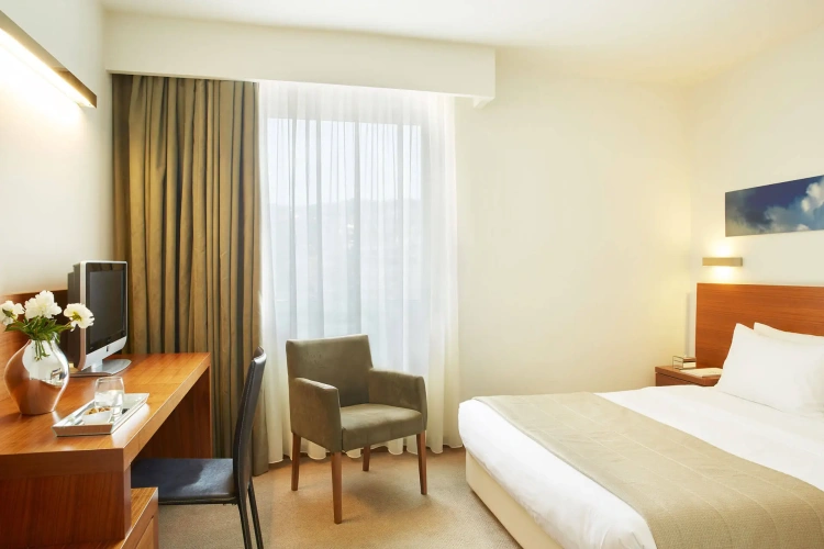 Double room with city view