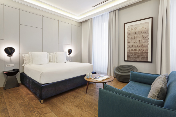 One Shot Deluxe Premium Double room