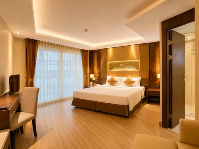 Deluxe Corner Double room with balcony