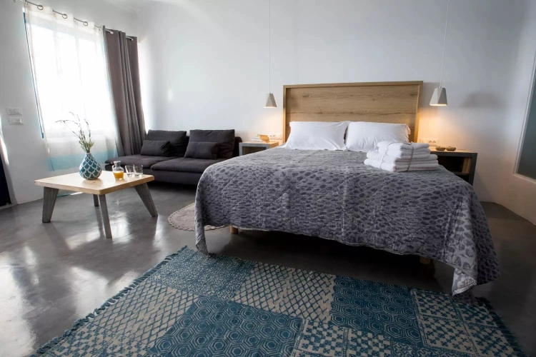 Honeymoon Double Suite with Caldera view