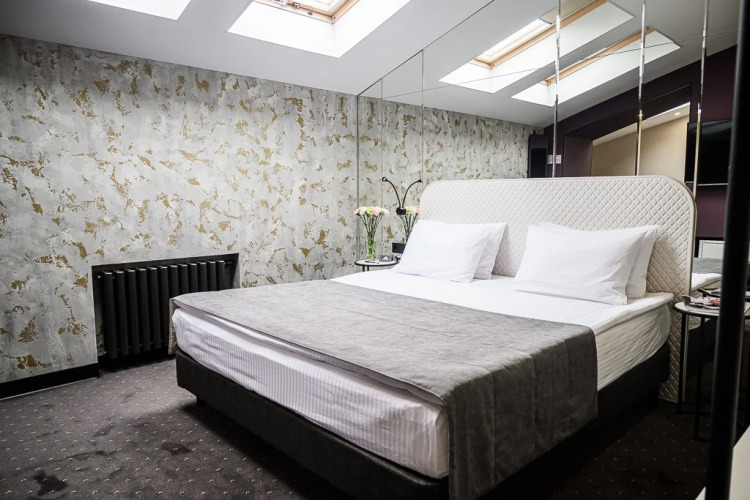 Фотография номера гостиницы Статский Советник Кустарный