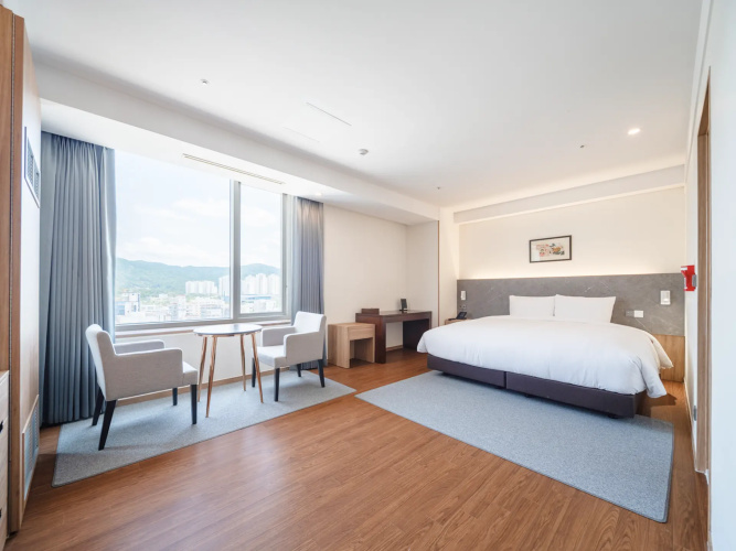 Deluxe Corner Double room