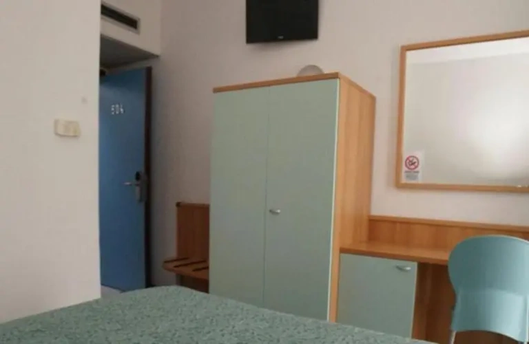 Economy room