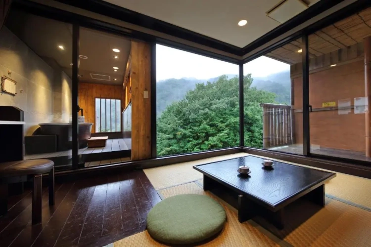 Quadruple room with mountain view