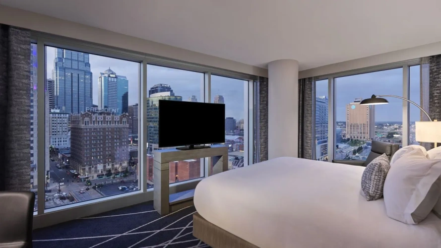 1 Bedroom Corner Double Suite