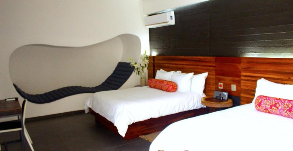 Standard Twin room with private garden view
