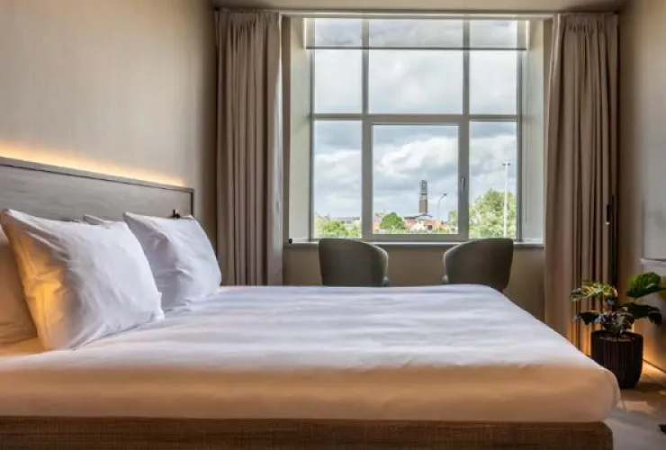 Double room with city view