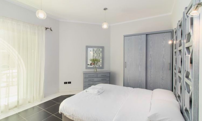 2 Bedrooms Quadruple Apartment