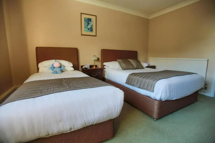 Oaklands Hotel