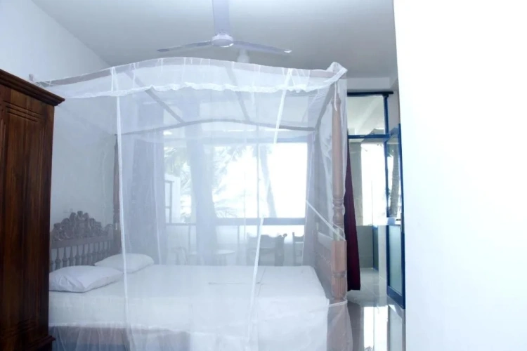 Interconnecting room with sea view