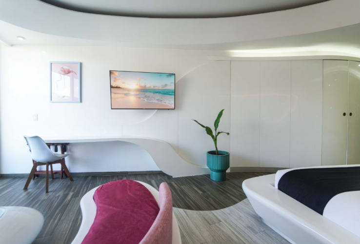 Reef Double Suite with city view