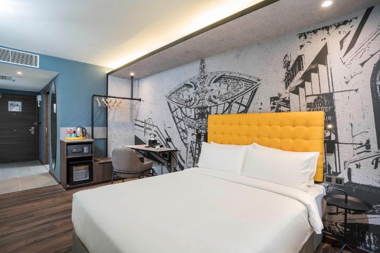 Superior Double room with city view