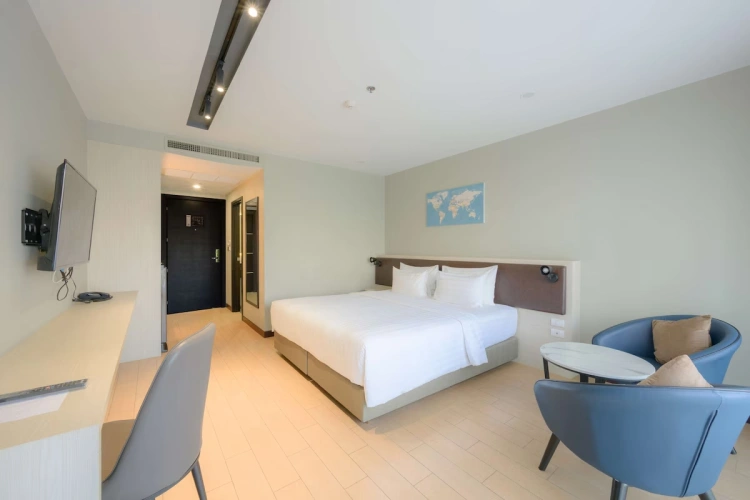 Deluxe Double room with pool view