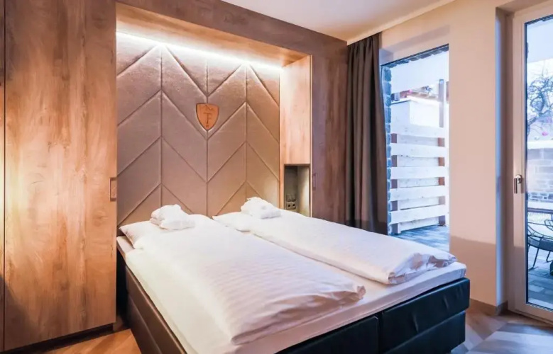 24 by AvenidA - Mountain Hotel