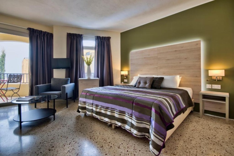 Double Club room