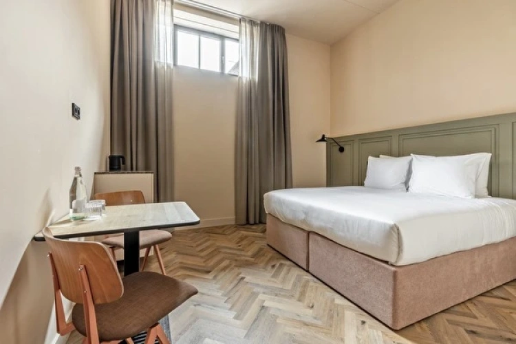 Accessible Double Metzlr Souterrain room