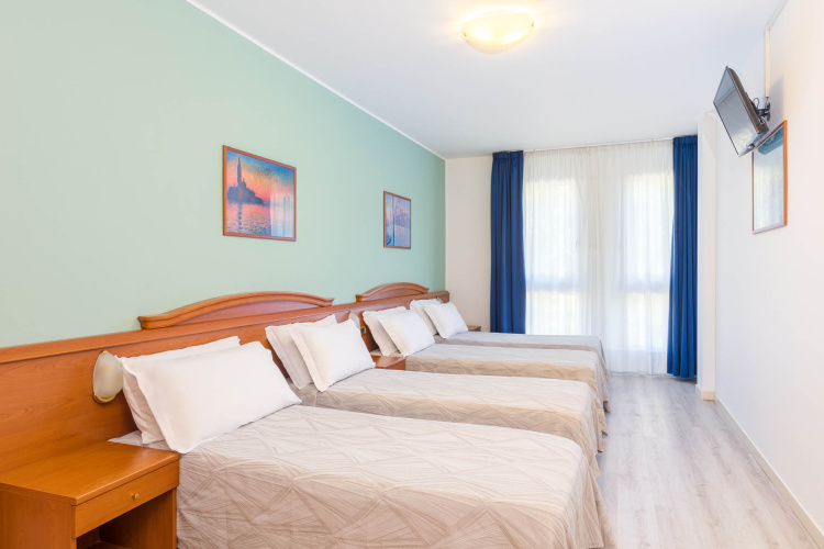 Standard Quadruple room