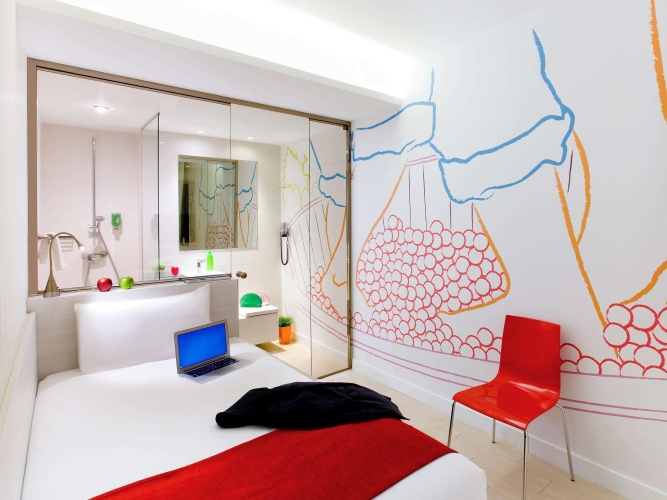 Inward-Facing Single room