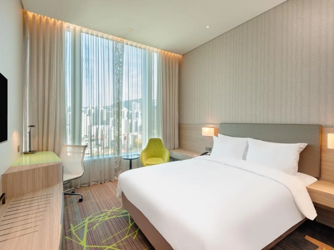 Standard Double room with city view