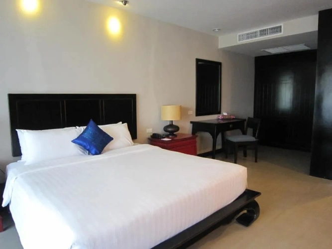 2 Bedrooms Deluxe Grand Triple Suite
