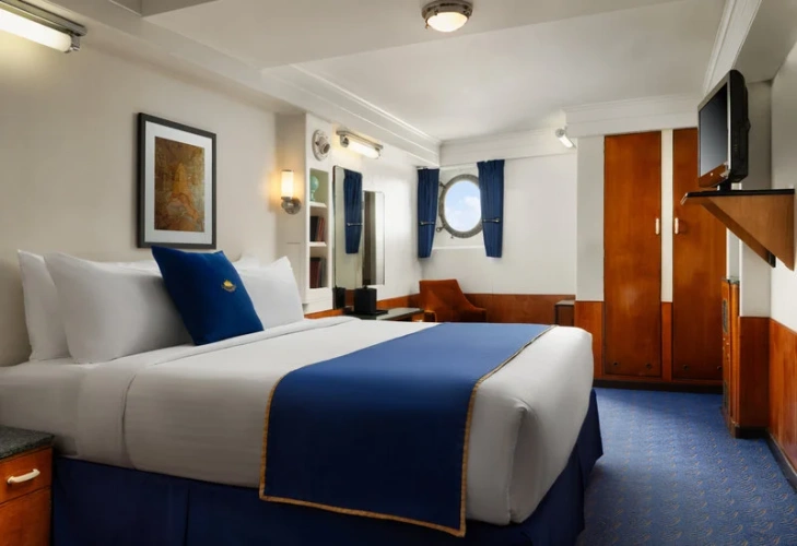 Standard Double Stateroom with harbour view
