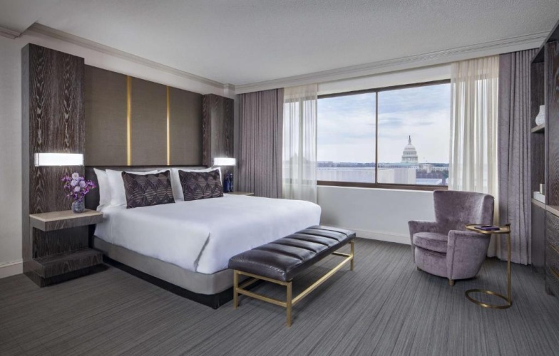 Deluxe Capitol View Double room