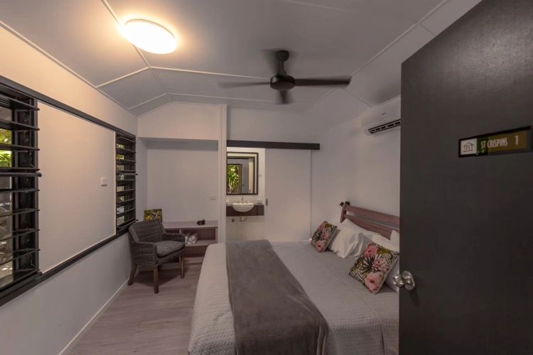 St Crispin Double Cabin
