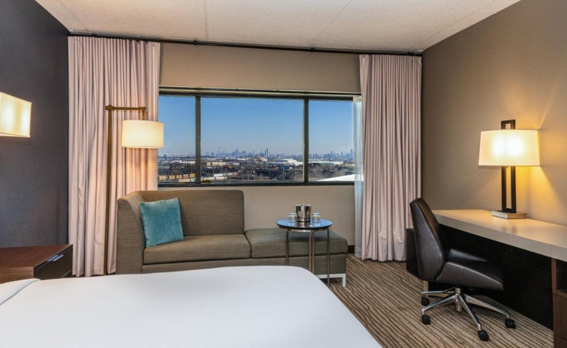DoubleTree by Hilton Hotel Newark Airport photo 15