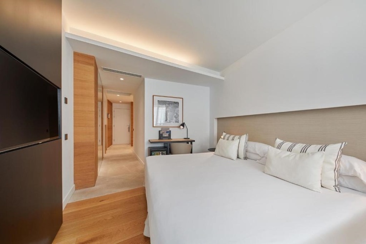 Superior with Bathtub Double room