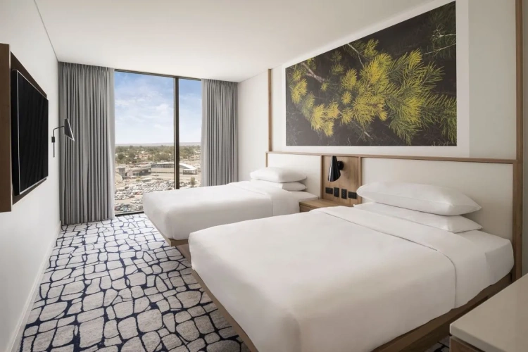 Twin room with urban view