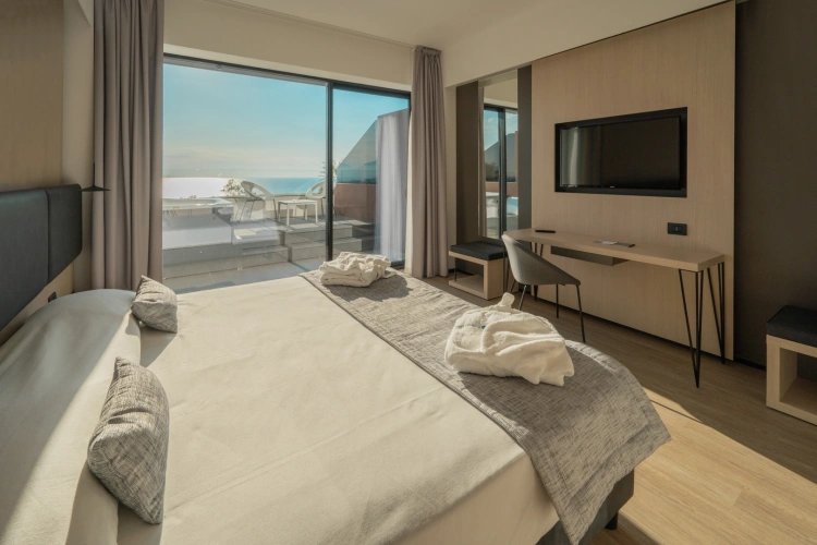 Deluxe Jacuzzi room