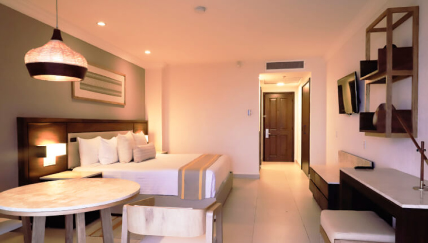 Double room with partial ocean view