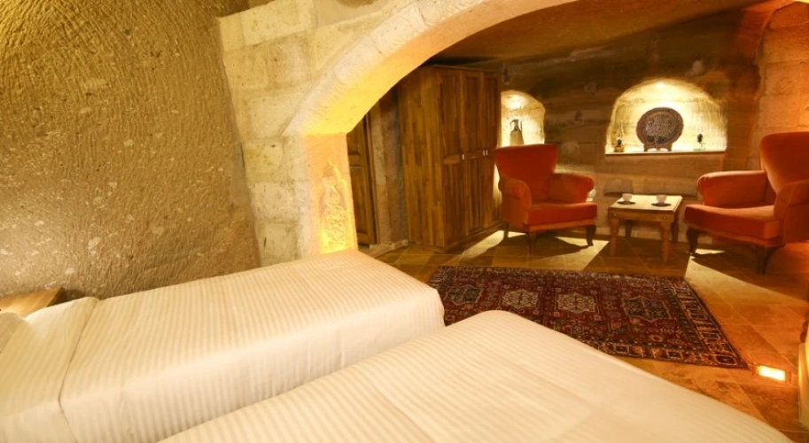 Standard Cave Twin room