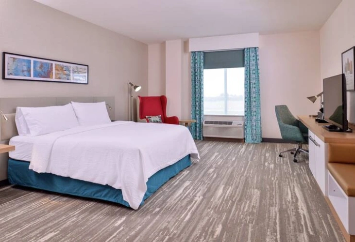 Mobility/​Hearing Accessible Double room