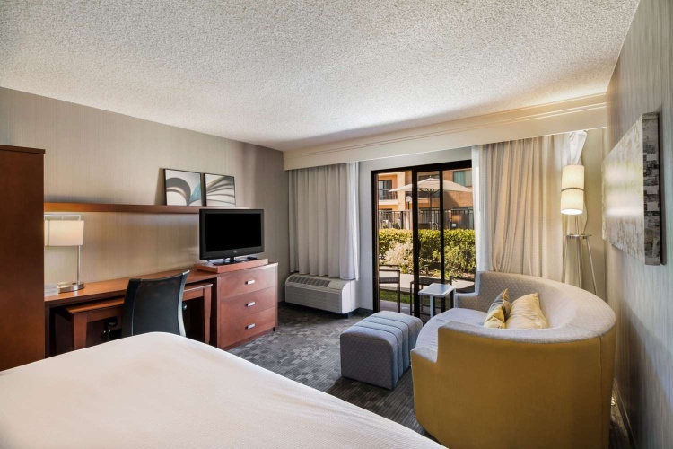 Sonesta Select Huntington Beach Fountain Valley photo 13