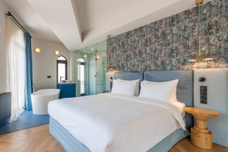 Double Suite