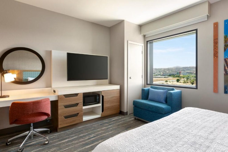 Hampton Inn & Suites San Mateo-San Francisco Airport photo 9