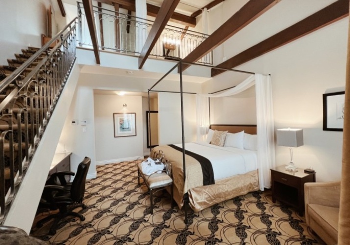 Contemporary Signature Double Suite