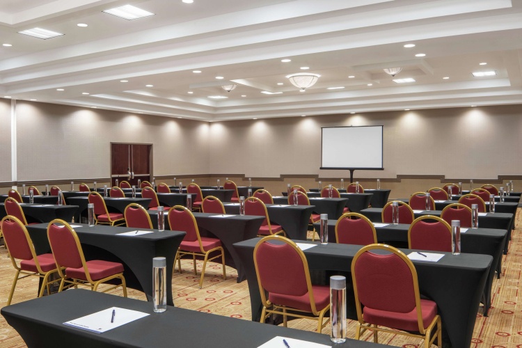 DoubleTree by Hilton Hotel Newark Airport photo 42