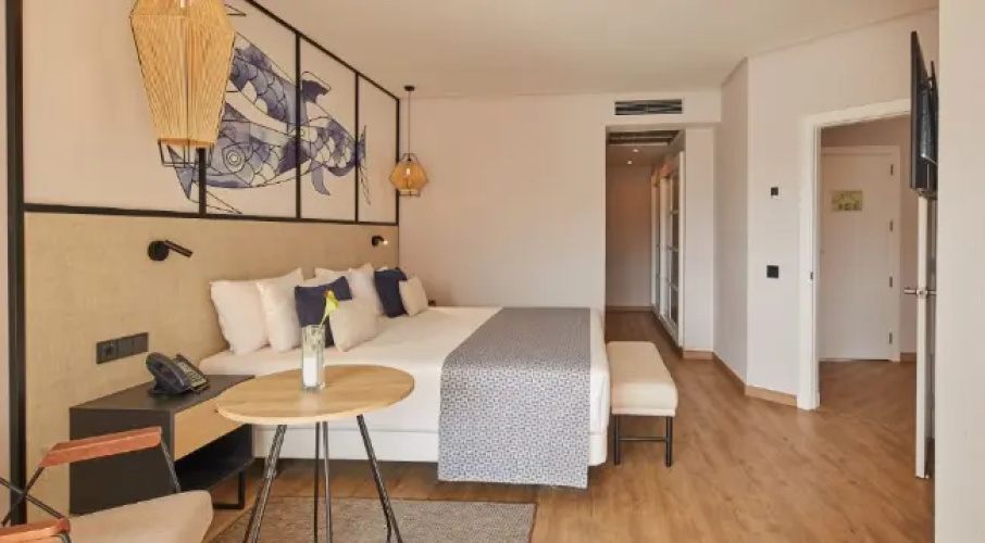 Double Preferred Club Suite with ocean view