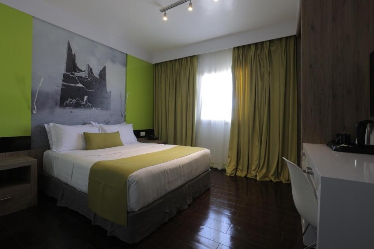 Deluxe Quadruple Suite