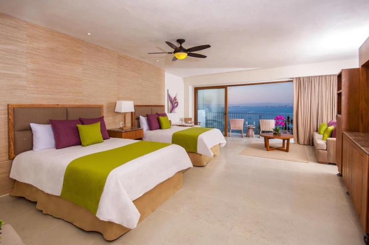 Almar Deluxe Quadruple Suite with ocean view