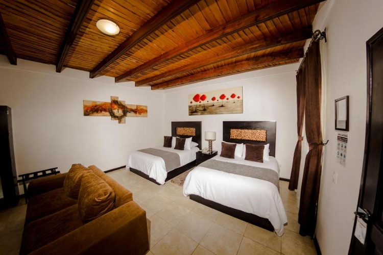 Quadruple Family Suite