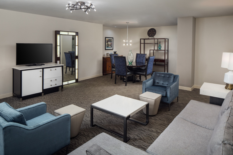 DoubleTree Suites by Hilton Hotel Detroit Downtown - Fort photo 8