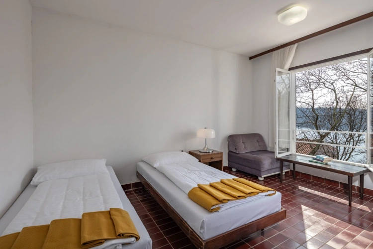 Comfort Sextuple Family room