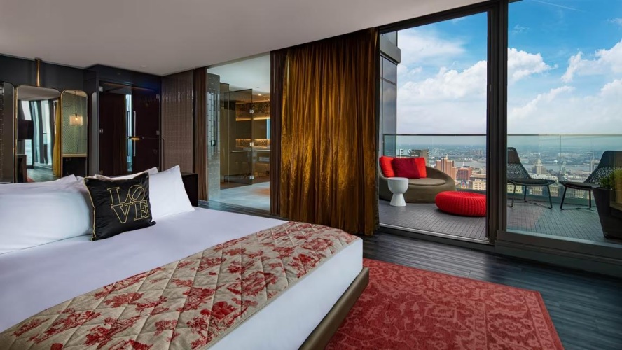 Marvelous Double Suite with skyline view