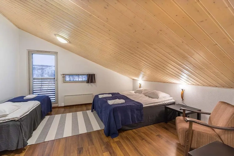 Sextuple Apartment
