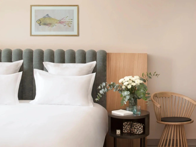 Regency Double Suite with balcony and with partial ocean view