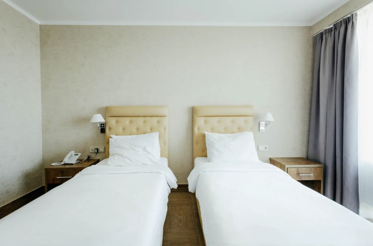 Standard Building 1 Twin room with balcony and with partial sea view
